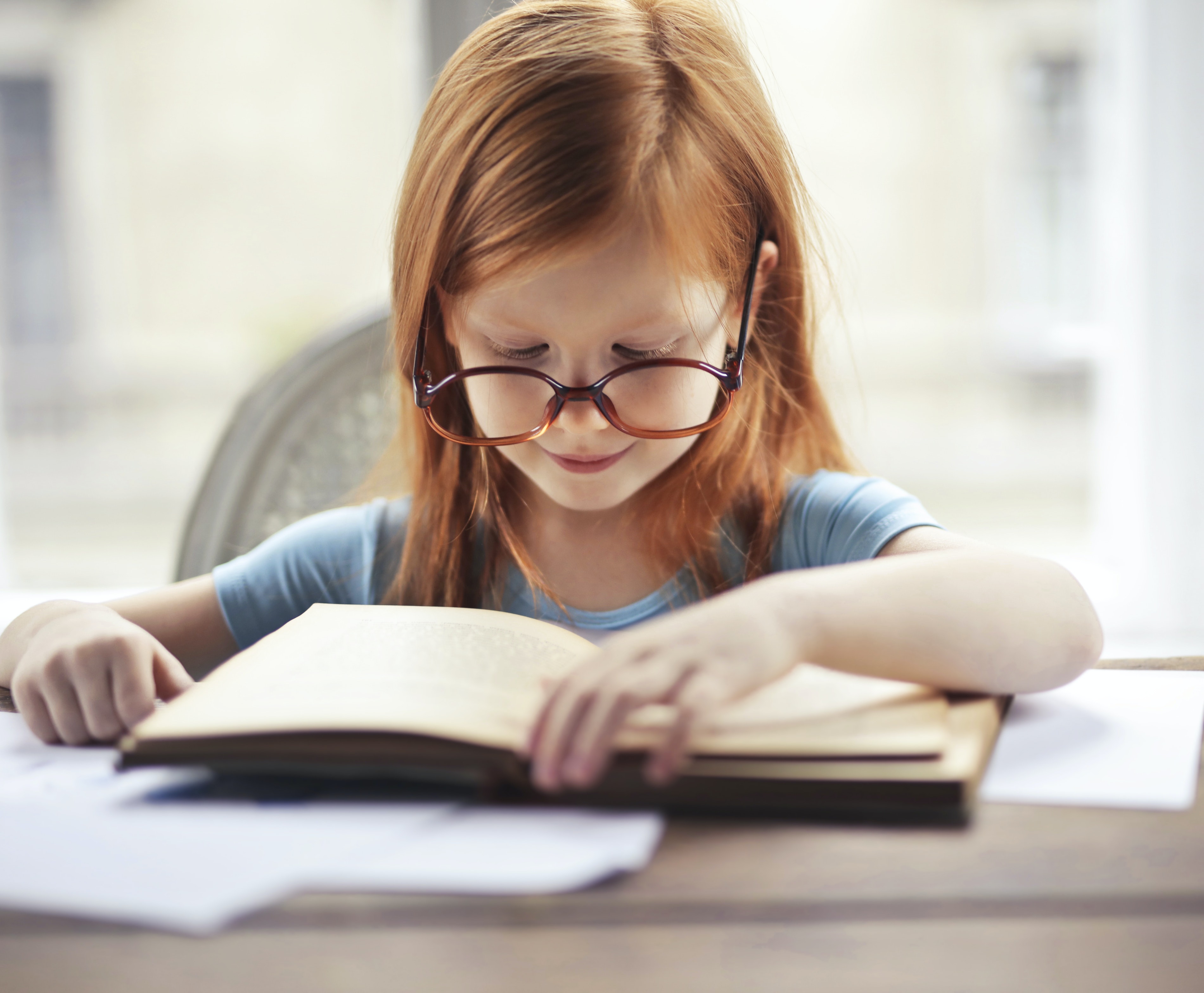a girl learning English